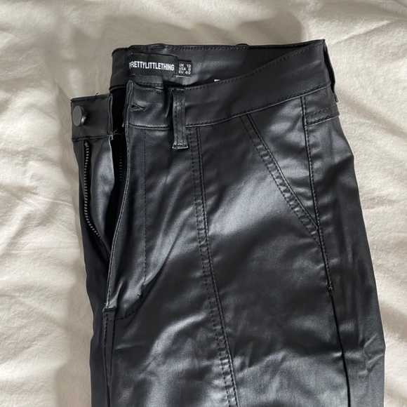 PRETTY LITTLE THING BIKER JEANS - Picture 3 of 4